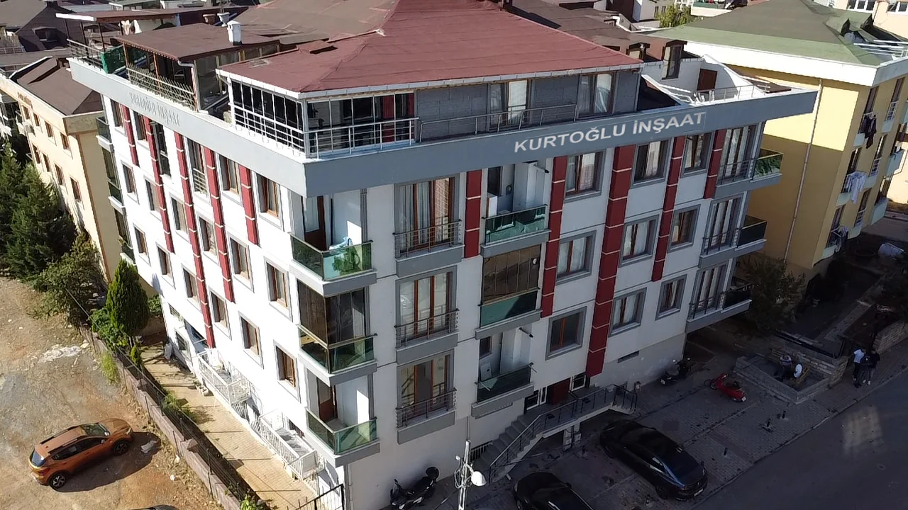 Aydınlar Apartmanı